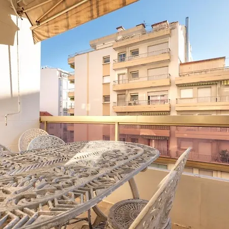 Sandra - De Luxe Cannes