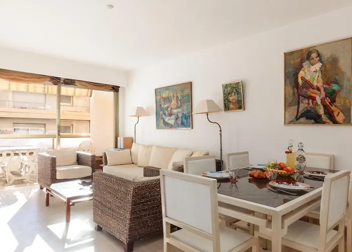 Sandra - De Luxe Cannes