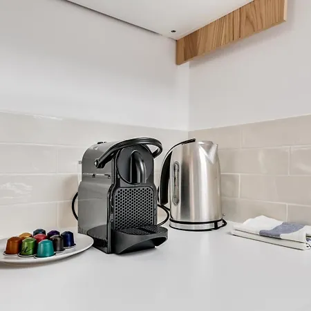 Sandra - De Luxe Cannes